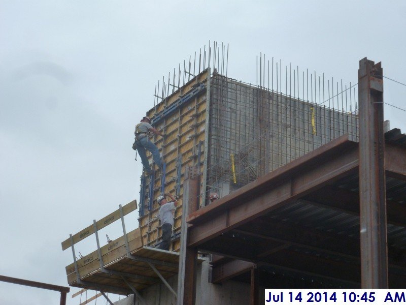 Installing the shear wall panels at Stair -4 (3rd Floor) Facing South-East (800x600)